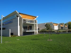 국립 초상화 미술관 건물의 서쪽 면