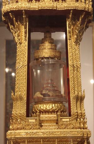 박물관에 전시된 부처의 유물