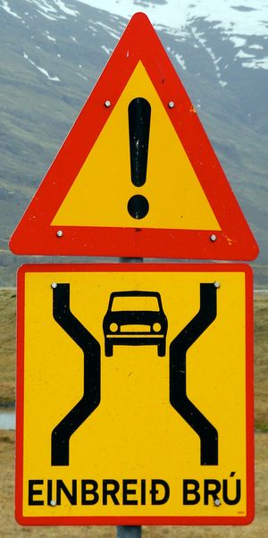 아이슬란드의 1차선 교량 도로 표지판