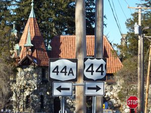 2008년 2월 이전 NY 44A 표지판