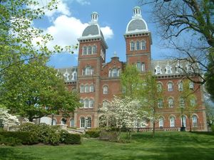 「올드 메인」, 워싱턴 앤드 제퍼슨 칼리지 캠퍼스의 눈에 띄는 건물