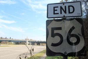 미국 71번 국도와 만나는 미주리주 캔자스시티의 56번 국도 동쪽 종점