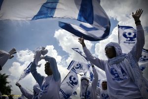 2009년 입법 선거 유세에서 국민수권당 지지자들