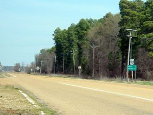 몬로 근처 49번 국도 북쪽의 79번 국도 교차로. 이 구간은 아칸소 헤리티지 트레일인 눈물의 길 노선이기도 하다.