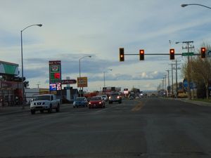 2017년 4월 트윈 폴스에서 US 93 버스(블루 레이크스 대로)