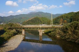 규라기 강(규라기정 모토야마의 가라쓰선 모토야마 다리)