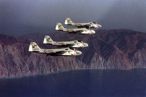 1975년 VMA (AW)-242의 A-6A