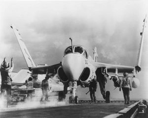 1971년 에 탑재된 A-6B