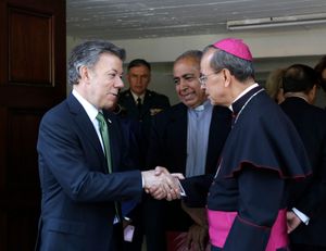 로사 차베스가 콜롬비아 대통령 후안 마누엘 산토스와 만나는 모습, 2016