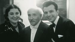 아이리스 칸텔리, 아르투로 토스카니니 (중앙), 그리고 귀도 칸텔리 (오른쪽). 토스카니니는 귀도 칸텔리를 자신의 적자라고 생각했다.