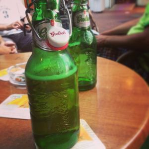 개봉된 그롤쉬 프리미엄 라거 병