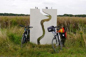 비델라-주데로데 기념비