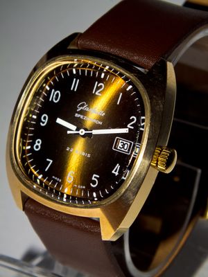 GUB 시대의 Spezichron (1979-85년) (다이얼에 "Made in Germany" 대신 "Made in GDR"이라고 적혀있음에 주목)