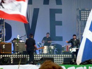 2009년 글래스톤베리 페스티벌에서 공연하는 글래스베이거스