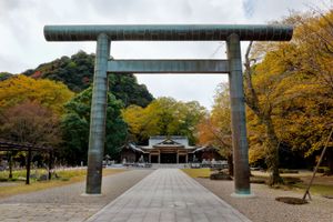기후 호국 신사의 도리이와 본전