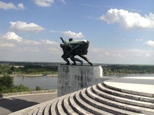 바티나 전투 기념비 (1944)