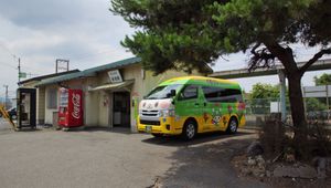 2017년 6월 나가타역의 "쿠루린" 커뮤니티 버스