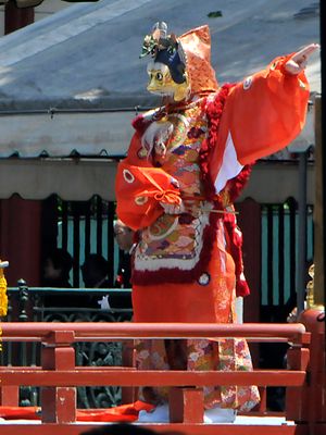 일본 홋카이도(北海道)의 호국신사(護国神社)에서 열린 마쓰리 당시 봉납된 「료오」(2010년 6월 5일 촬영)