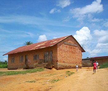 독일이 암밤에 건설한 건물 (현재는 학교)