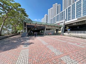 지하보도와 인접해 있는 C출구