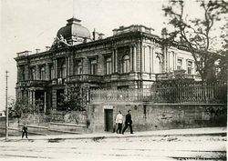 나리마노프가 살았던 바쿠의 저택(현재는 아제르바이잔 미술관 건물)