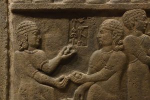 카르케미쉬 (기원전 8세기경)에서 나온 너클본스를 하는 사람들을 묘사한 정방형 석재