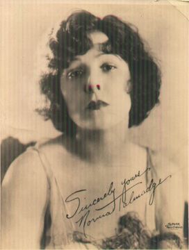 포토플레이 잡지 표지의 탈매지 (1922년 4월)