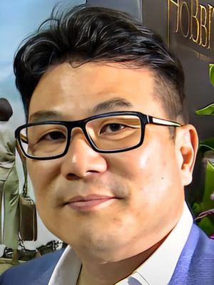 잭 네오는 이에게 인턴십을 제공하고 "우리는 나쁘지 않다"에 캐스팅했다.
