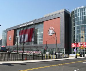 푸르덴셜 센터. 뉴저지 공과대학교 일부 스포츠 팀의 홈 경기장으로 사용된다.