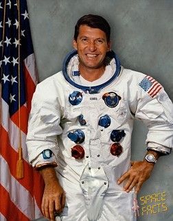 월리 시라, 미국의 다섯 번째 우주 비행사이자 세계에서 아홉 번째 우주 비행사