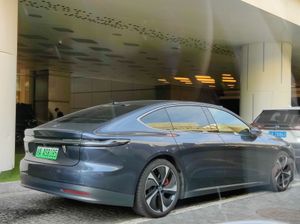 니오 ET7의 후면