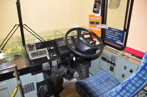 RN의 운전석게이오 레일 랜드 전시 차량전・게이오 버스 히가시 D79784호차