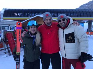 체카렐리, 엔지니어 주세페 팔라마라, 알바니아 스키 연맹 회장 엘비스 토치. 2023년 산 비질리오 디 마레베에서 촬영.