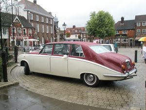 다임러 DS420 리무진 (재규어 마크 X 기반)