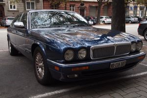 더블 식스 (X300)