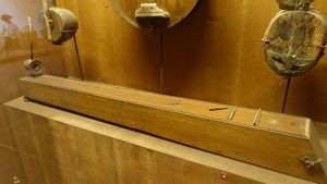 베트남 민족학 박물관에 전시된 고대 단 보