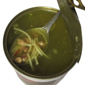 통조림 닭고기 수프 (농축되지 않음)