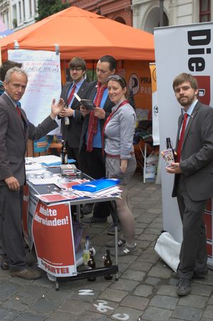 2013년 베를린에서 열린 "Kreuzberg jazzt!"에서 열린 당의 정보 부스