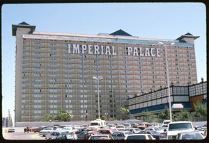 1987년 스트립에 더 가까이 확장하기 전의 임페리얼 팰리스