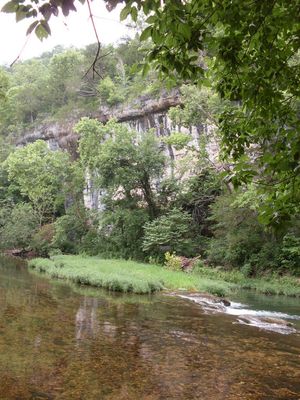 헌터 크릭 위의 절벽, 베라 크루즈