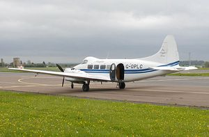 2003년 켐블에 있는 드 해빌런드 DH.104 도브