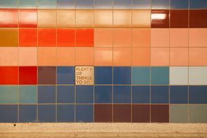 에두아르도 아퀴노와 카렌 샨스키의 작품 Something Happens Here