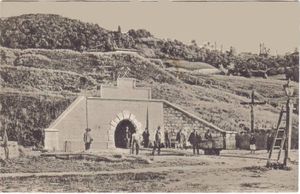 19세기 옥나 데이 소금 광산 입구