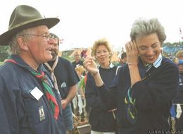 덴마크 걸 가이드 및 걸 스카우트 협회의 1999년 여름 캠프에 참여한 베네딕테 공주