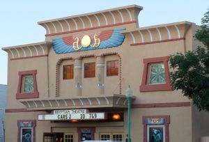 메인 스트리트에 있는 역사적인 이집트 극장