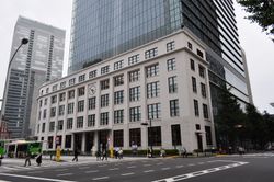 마루노우치 빌딩 측에서 본 저층부