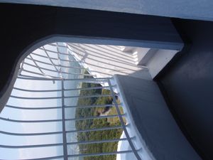 관음상 내부의 나선형 계단으로 최상층까지 올라갈 수 있다.