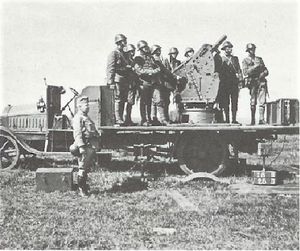 네덜란드의 이동식 대공포. 이 대공 트럭은 1918년 말 패전한 독일군에게서 연합군이 노획한 물자를 네덜란드군이 구매한 독일제 차량이었다.