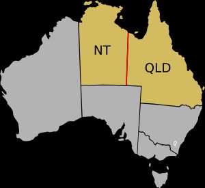 오스트레일리아에서는 동경 138도선이 노던 준주와 퀸즐랜드주의 경계가 된다.