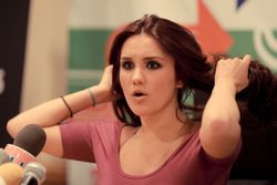 2010년 멕시코 치와와에서 열린 엑스포 호벤에서 멕시코 가수 둘체 마리아.